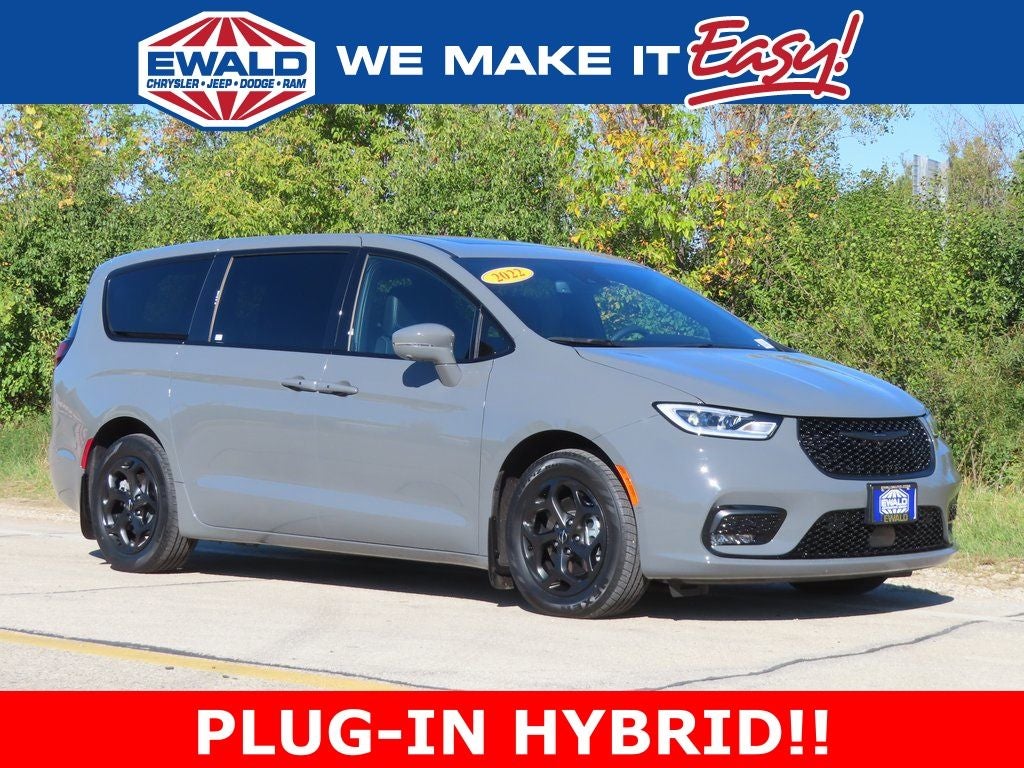 2022 Chrysler Pacifica Hybrid Limited S