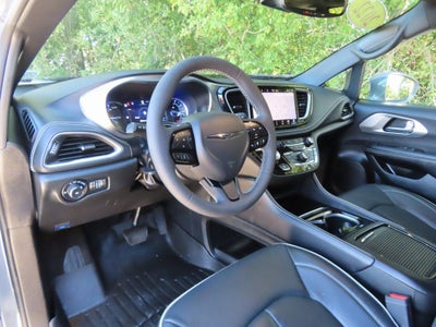 2022 Chrysler Pacifica Hybrid Limited S