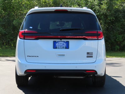 2027 Chrysler Pacifica PACIFICA SELECT AWD
