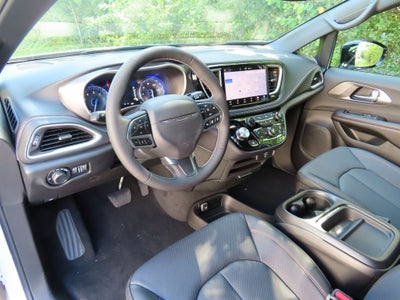 2027 Chrysler Pacifica PACIFICA SELECT AWD