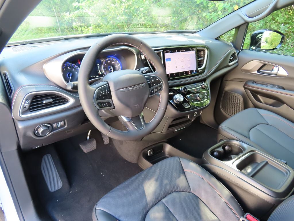 2027 Chrysler Pacifica PACIFICA SELECT AWD