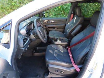 2027 Chrysler Pacifica PACIFICA SELECT AWD