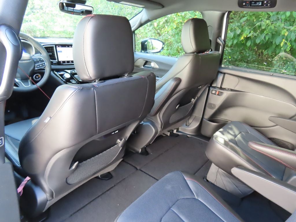 2027 Chrysler Pacifica PACIFICA SELECT AWD