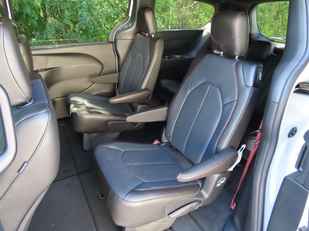 2027 Chrysler Pacifica PACIFICA SELECT AWD