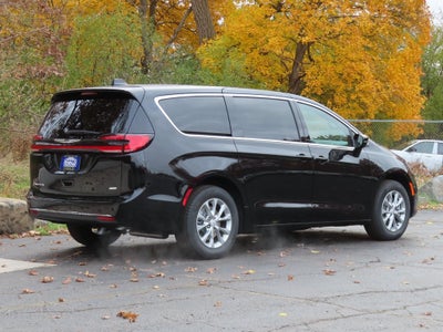 2026 Chrysler Pacifica PACIFICA SELECT AWD