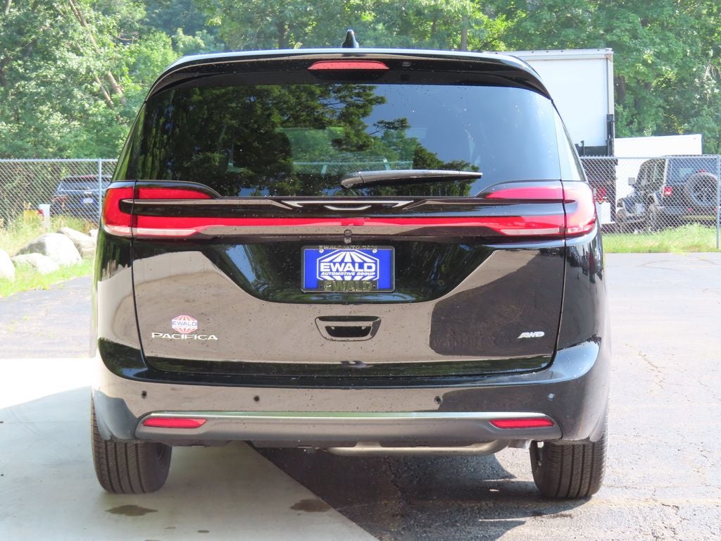 2027 Chrysler Pacifica PACIFICA SELECT AWD