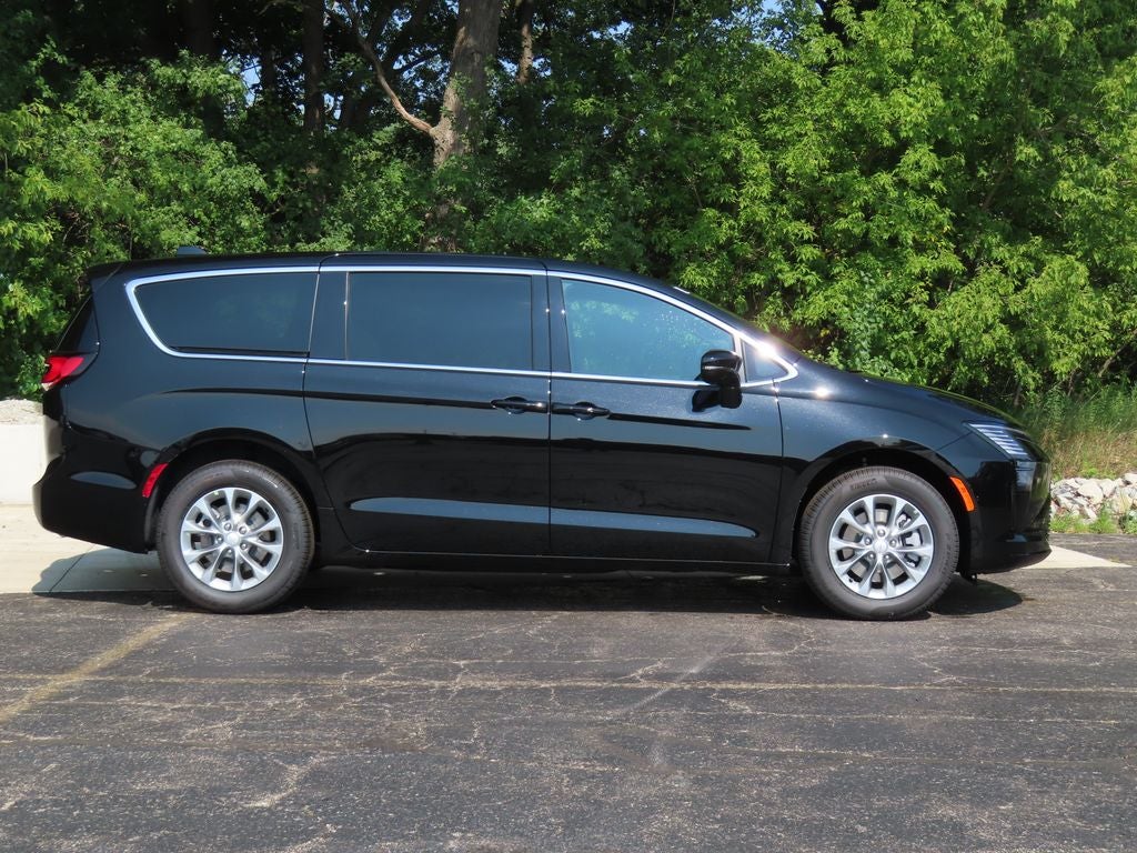2027 Chrysler Pacifica PACIFICA SELECT AWD