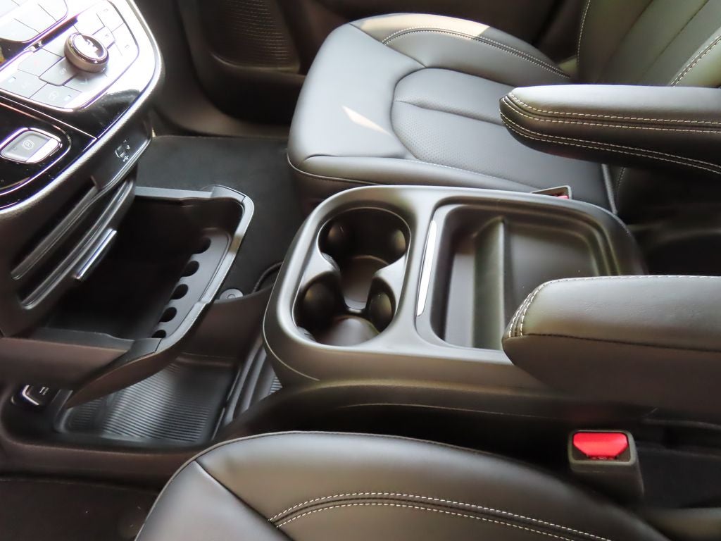 2027 Chrysler Pacifica PACIFICA SELECT AWD