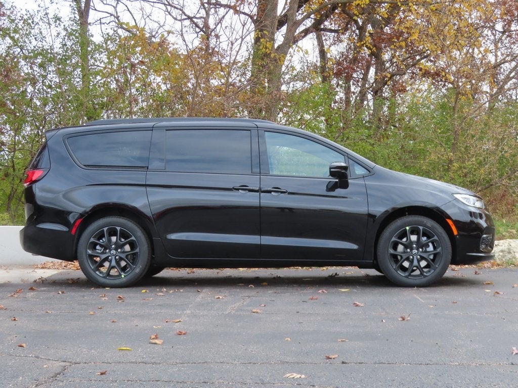 2026 Chrysler Pacifica PACIFICA LIMITED AWD