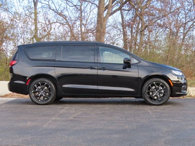 2026 Chrysler Pacifica PACIFICA LIMITED AWD