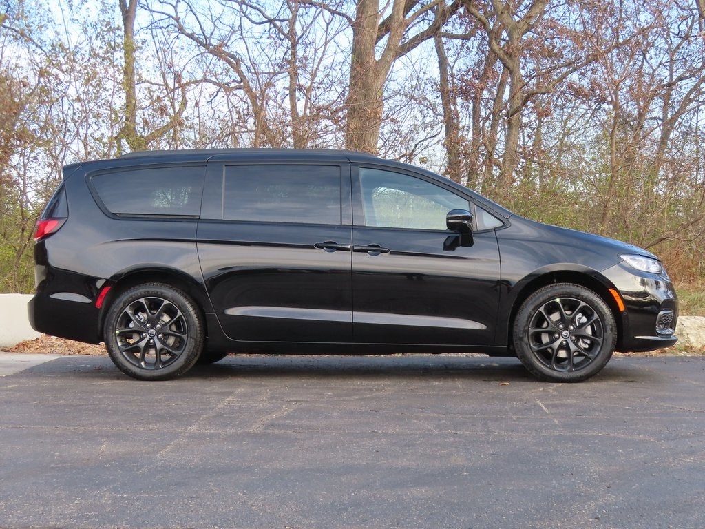 2026 Chrysler Pacifica PACIFICA LIMITED AWD