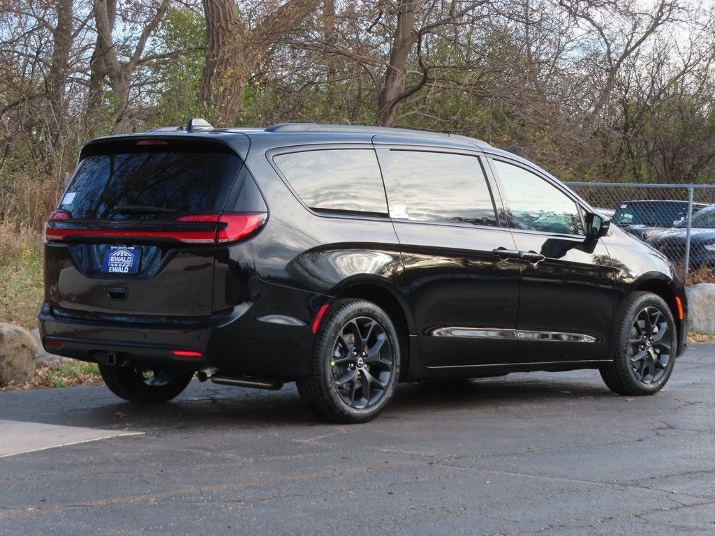 2026 Chrysler Pacifica PACIFICA LIMITED AWD