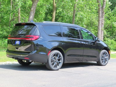 2027 Chrysler Pacifica PACIFICA LIMITED AWD