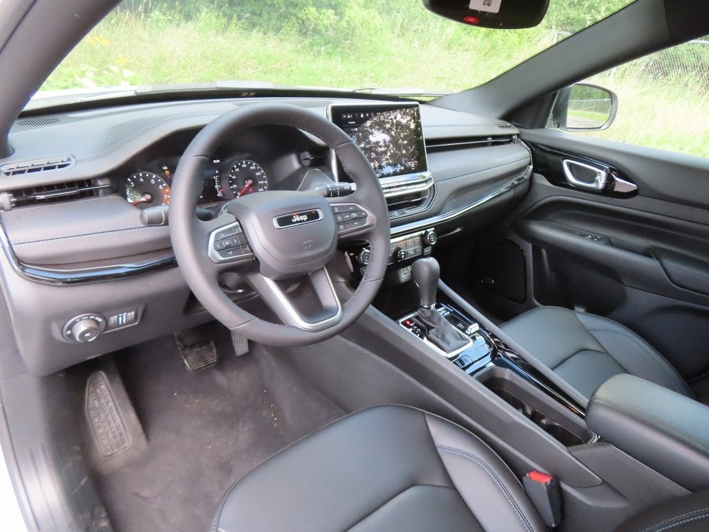 2025 Jeep Compass COMPASS LIMITED 4X4