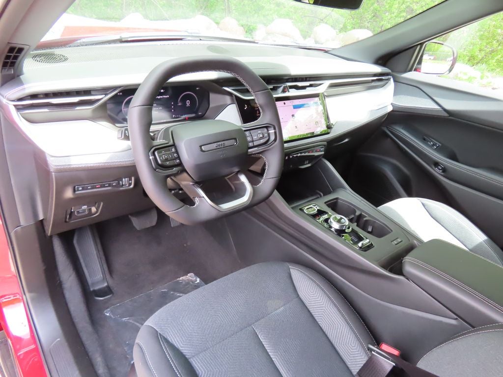2026 Jeep Cherokee CHEROKEE LAREDO 4X4