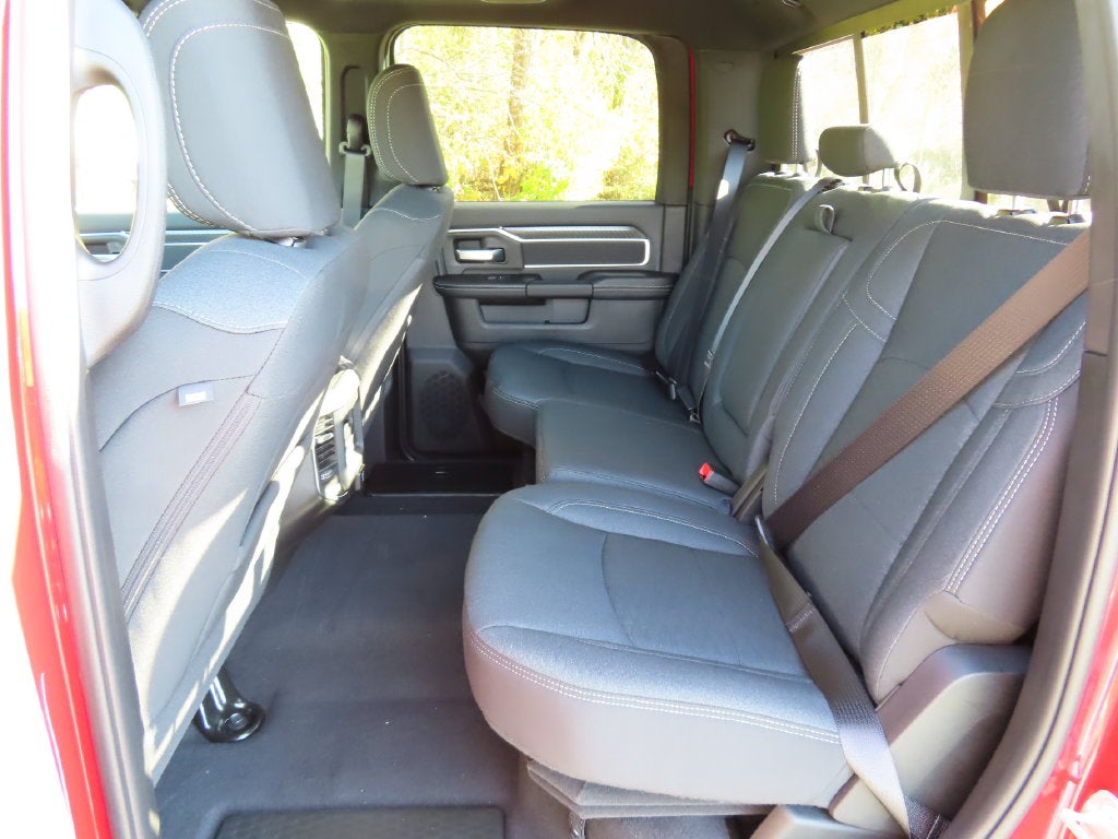 2027 RAM 3500 RAM 3500 BIG HORN CREW CAB 4X4 6'4' BOX