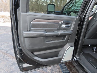 2026 RAM 3500 RAM 3500 LARAMIE CREW CAB 4X4 6'4' BOX