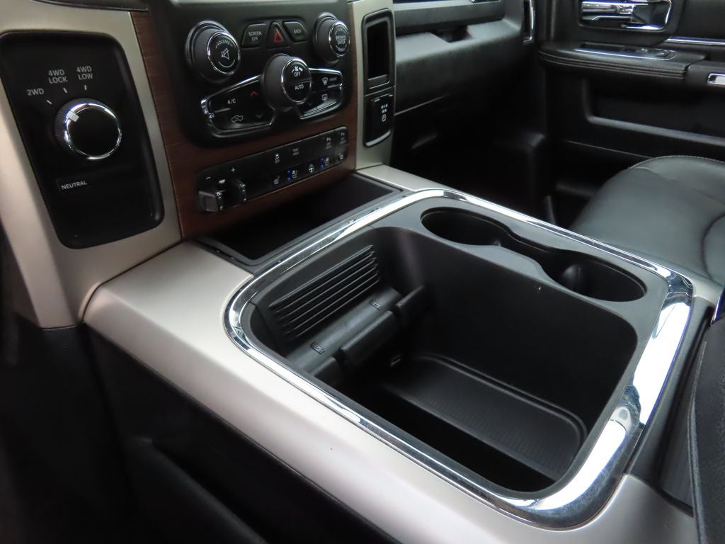 2017 RAM 2500 Laramie Crew Cab 4x4 6'4' Box