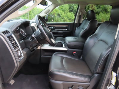 2017 RAM 2500 Laramie Crew Cab 4x4 6'4' Box