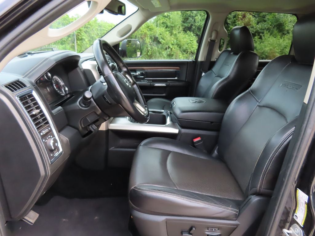 2017 RAM 2500 Laramie Crew Cab 4x4 6'4' Box