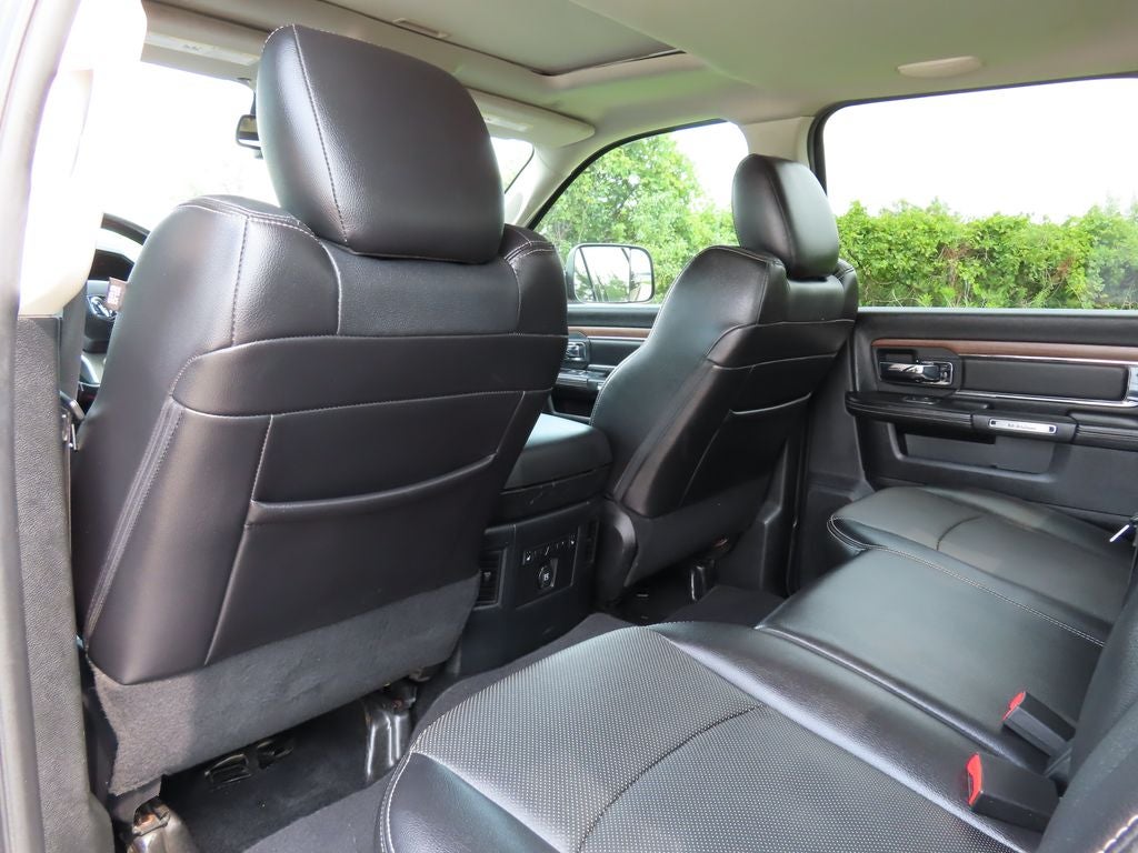 2017 RAM 2500 Laramie Crew Cab 4x4 6'4' Box