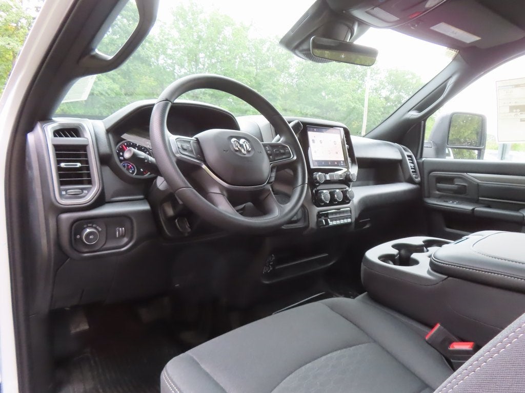 2026 RAM 5500HD RAM 5500 TRADESMAN CHASSIS REGULAR CAB 4X4 60' CA