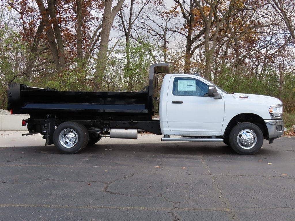 2024 RAM 3500 RAM 3500 TRADESMAN CHASSIS REGULAR CAB 4X4 84' CA