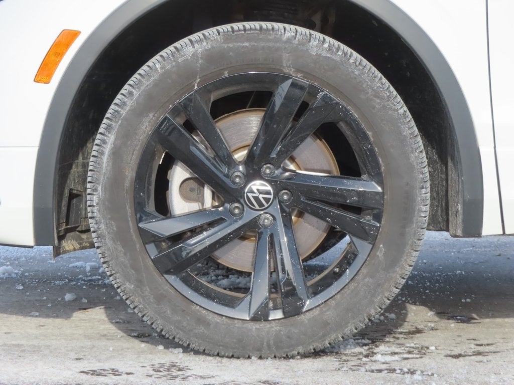 2024 Volkswagen Tiguan 2.0T SE R-Line Black