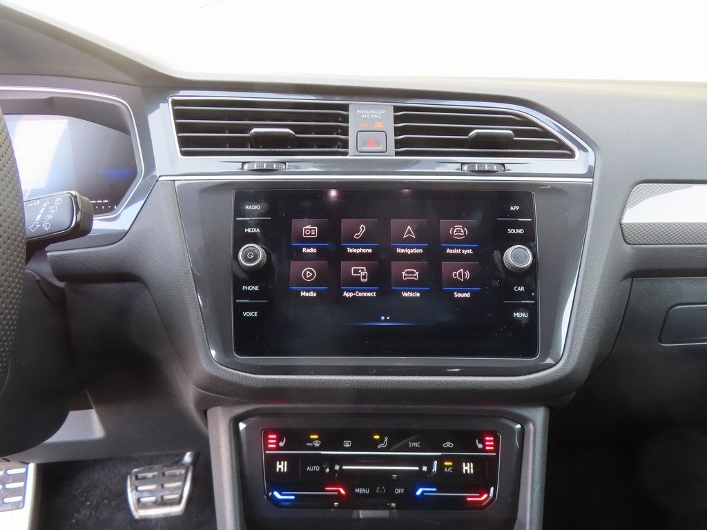 2024 Volkswagen Tiguan 2.0T SE R-Line Black