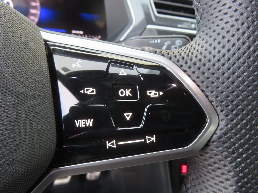 2024 Volkswagen Tiguan 2.0T SE R-Line Black