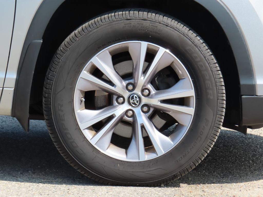 2016 Toyota Highlander LE Plus V6
