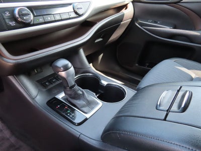 2016 Toyota Highlander LE Plus V6