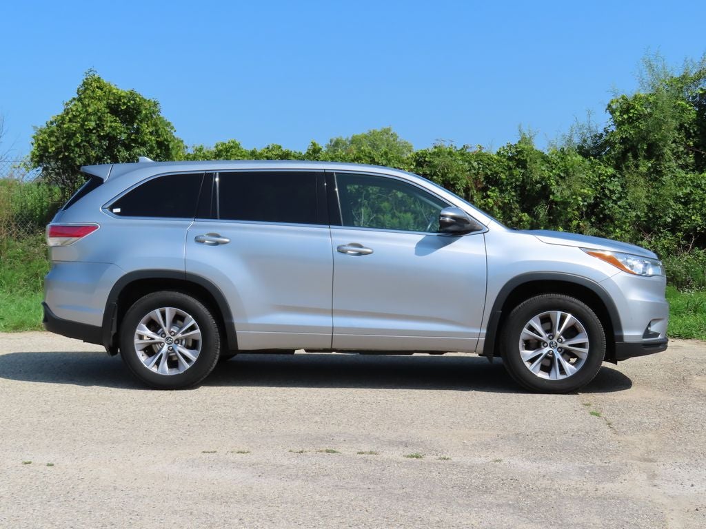 2016 Toyota Highlander LE Plus V6