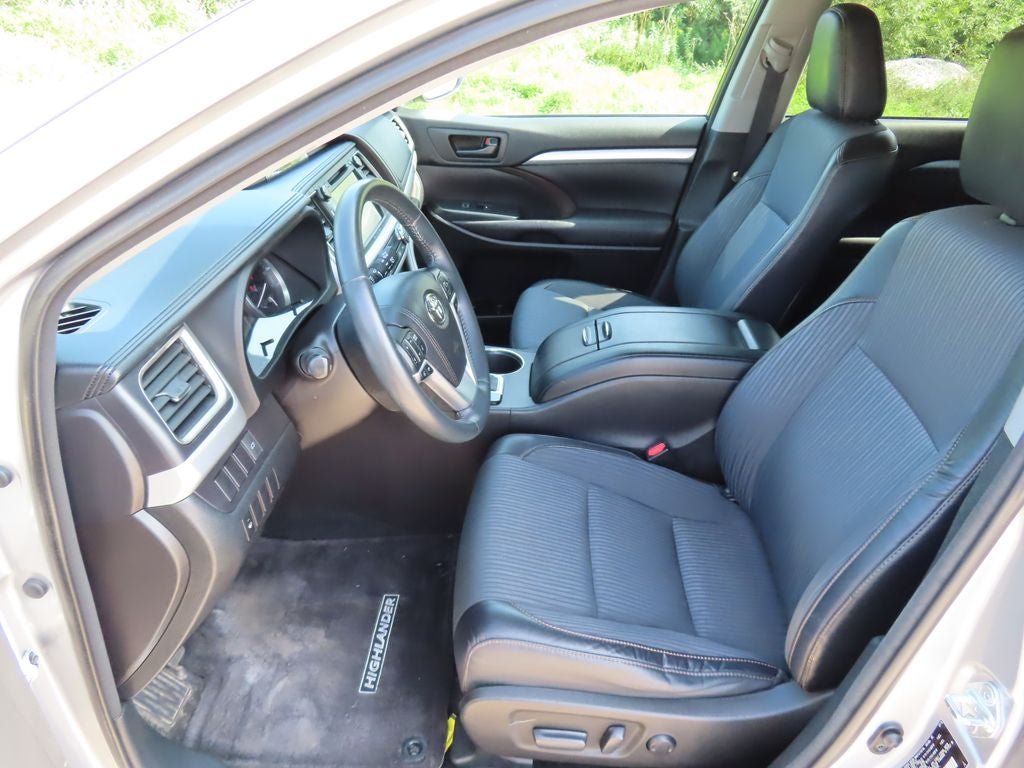 2016 Toyota Highlander LE Plus V6