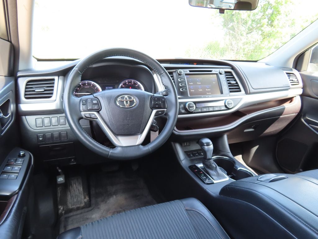 2016 Toyota Highlander LE Plus V6