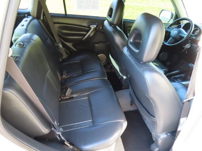 2004 Toyota RAV4 Base
