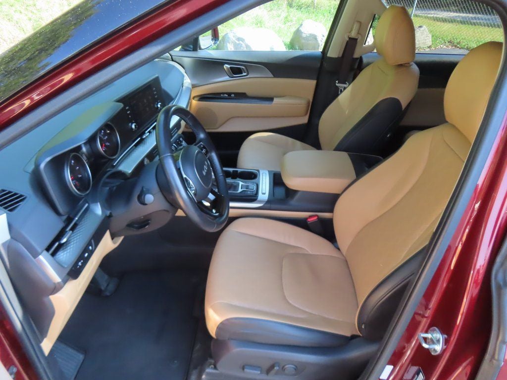 2024 Kia Carnival LX