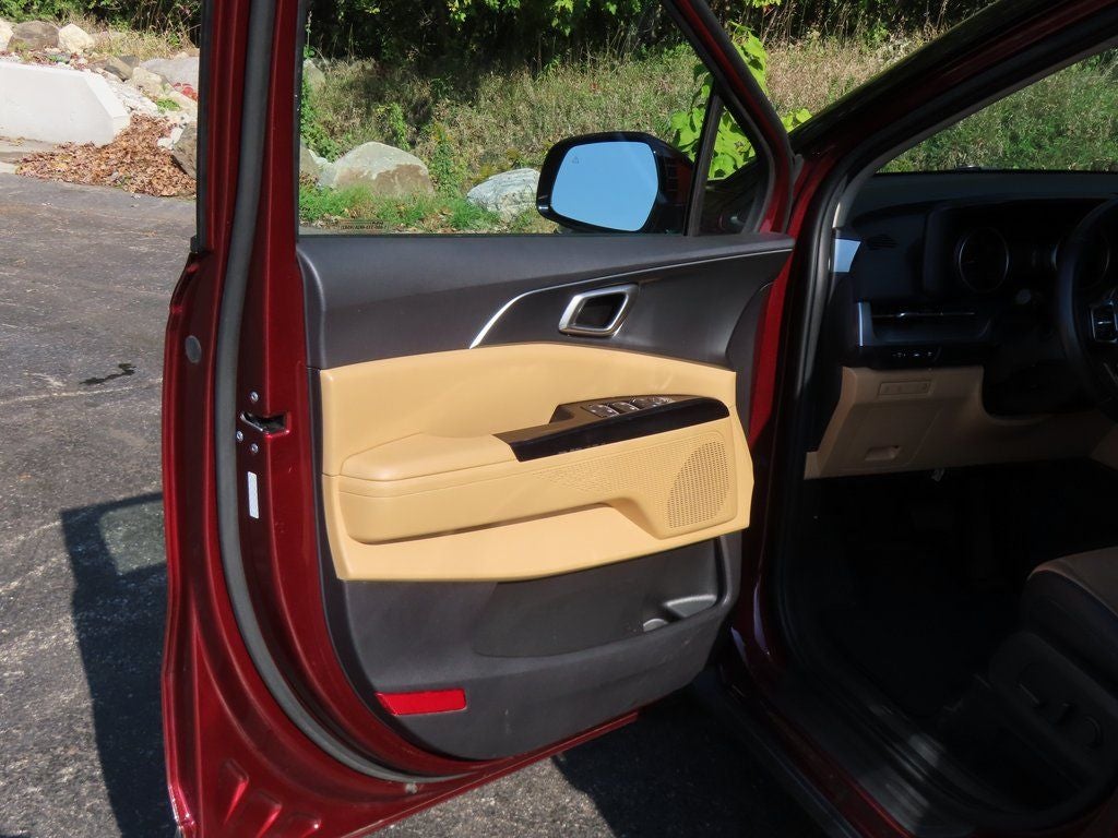 2024 Kia Carnival LX