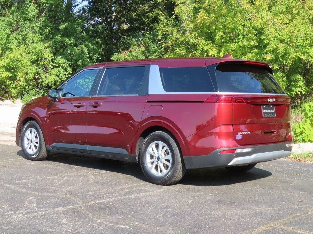 2024 Kia Carnival LX