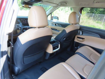 2024 Kia Carnival LX