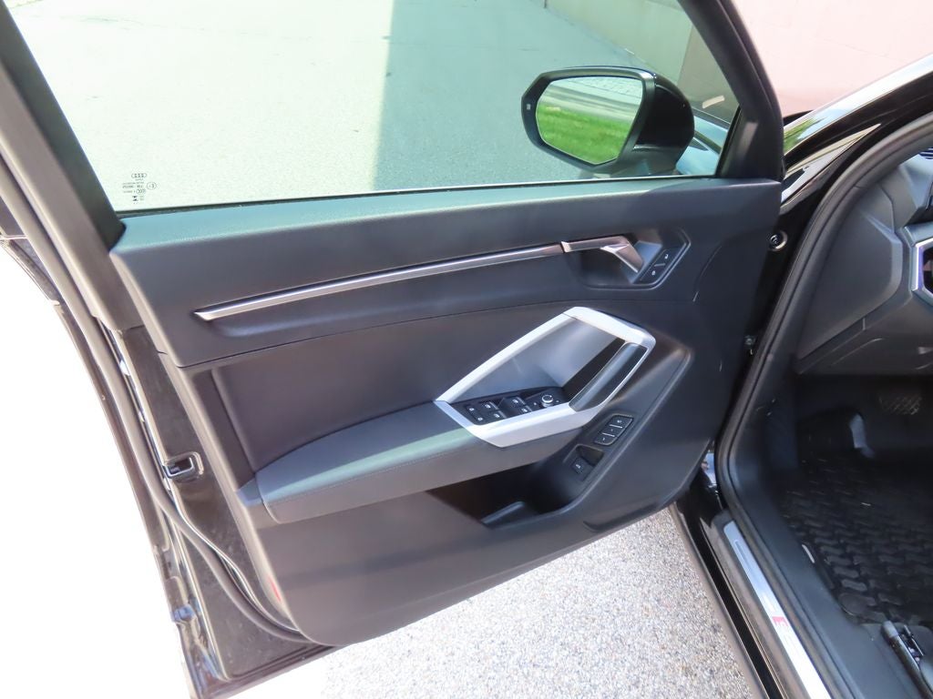 2024 Audi Q3 Premium 45 TFSI S line quattro Tiptronic