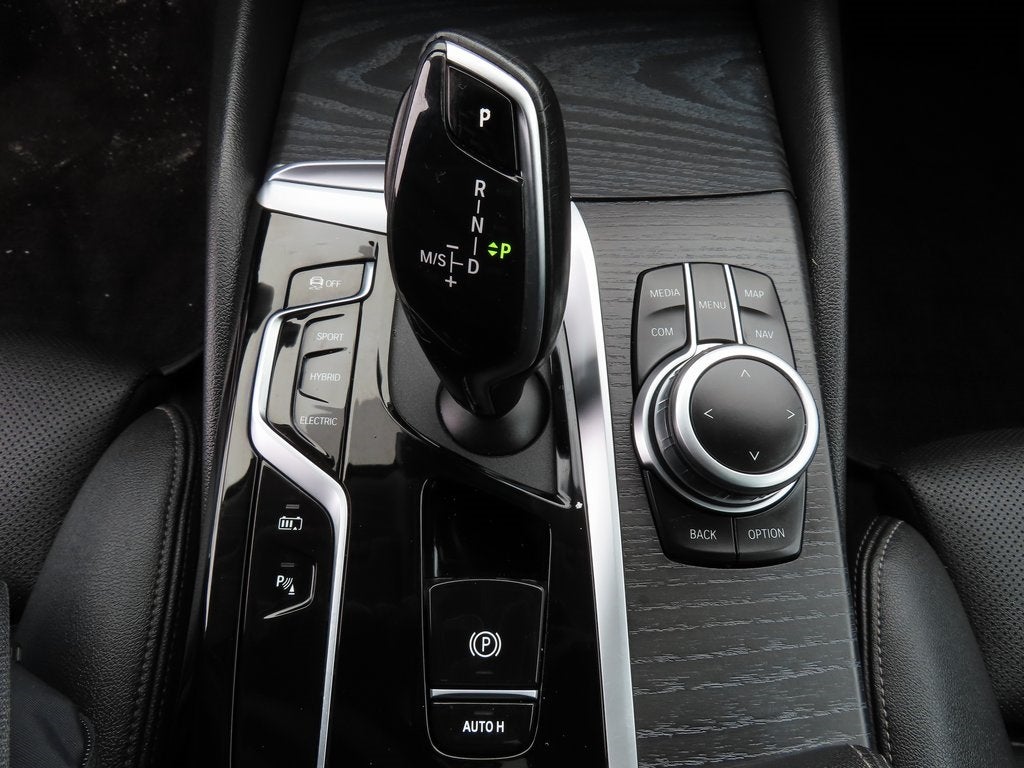 2022 BMW 5 Series xDrive