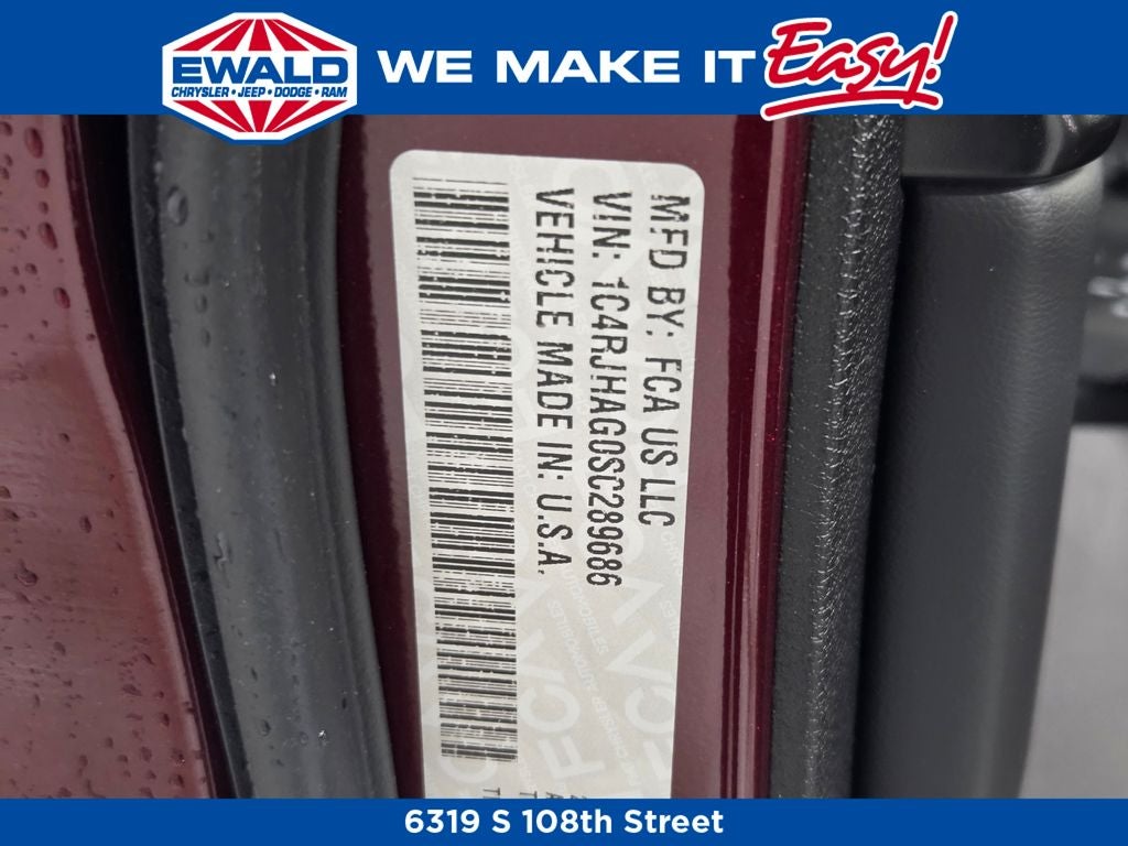 2025 Jeep Grand Cherokee Laredo