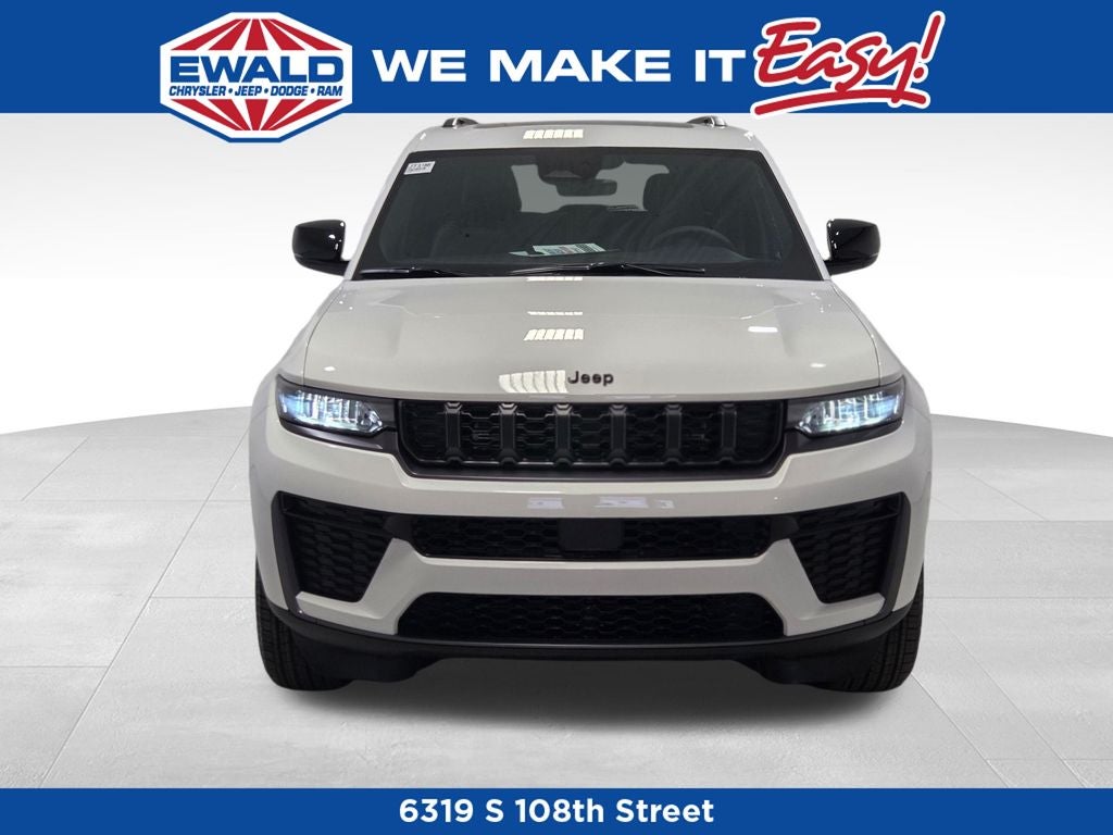 2026 Jeep Grand Cherokee Laredo Altitude