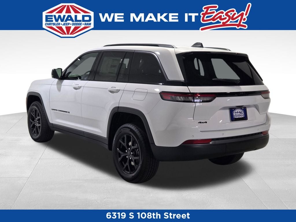 2026 Jeep Grand Cherokee Laredo Altitude