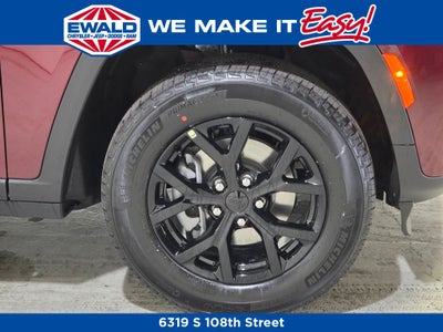 2026 Jeep Grand Cherokee Laredo Altitude