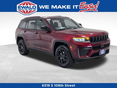 2026 Jeep Grand Cherokee Laredo Altitude