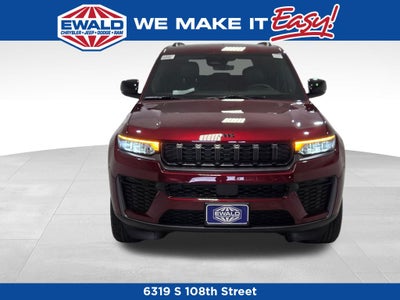 2026 Jeep Grand Cherokee Laredo Altitude