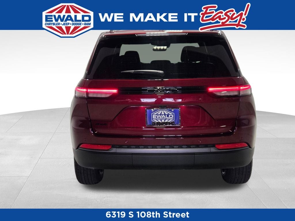 2026 Jeep Grand Cherokee Laredo Altitude