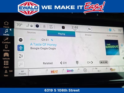 2026 Jeep Grand Cherokee Laredo Altitude